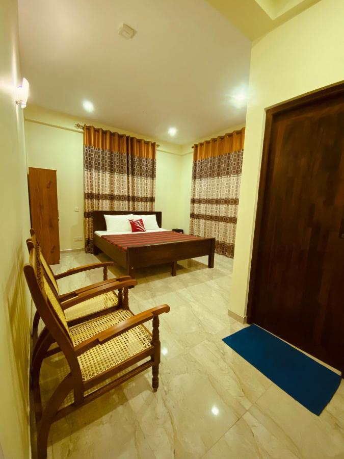 Nirosha Guest House กอลล์ ภายนอก รูปภาพ