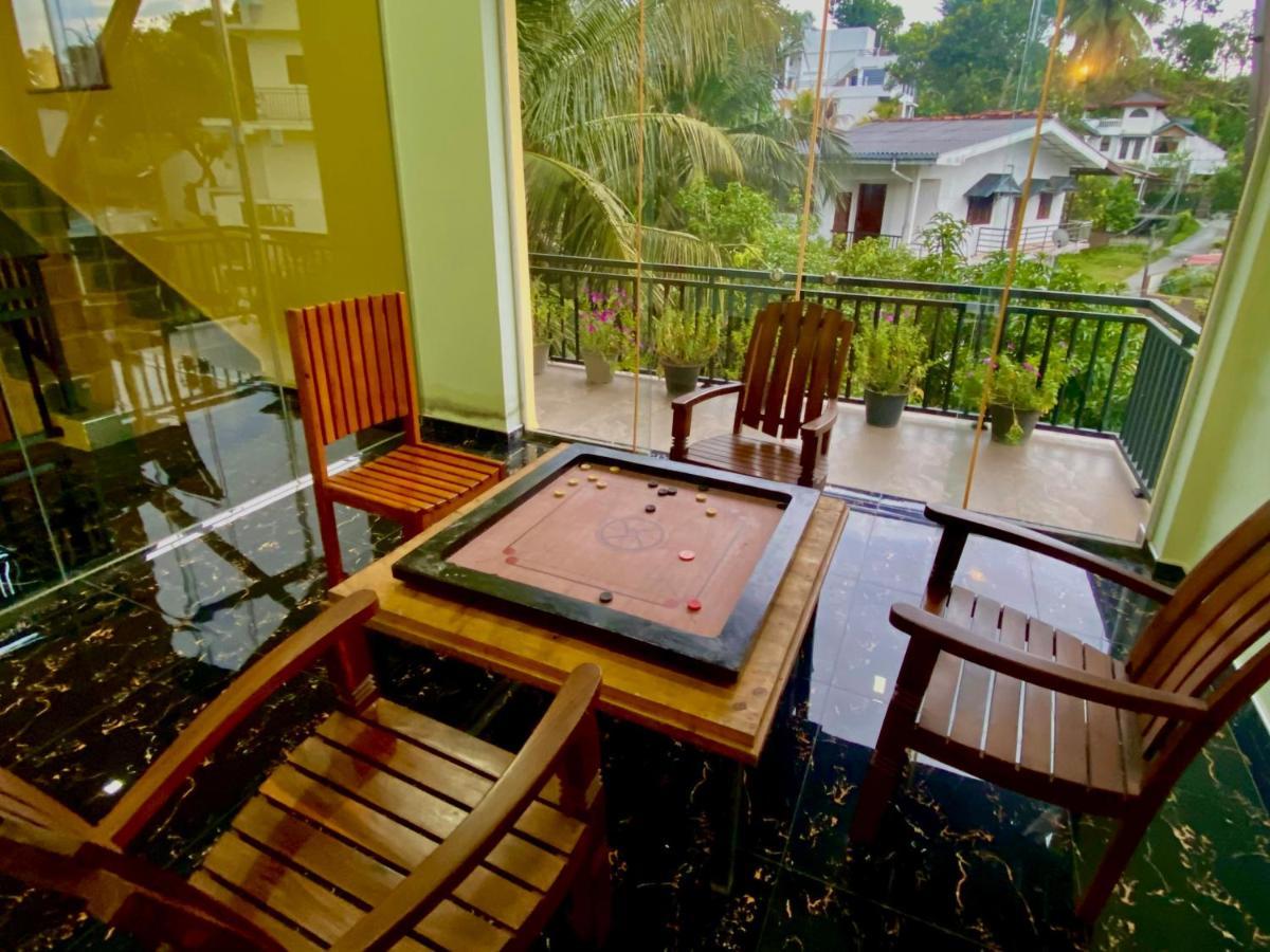 Nirosha Guest House กอลล์ ภายนอก รูปภาพ